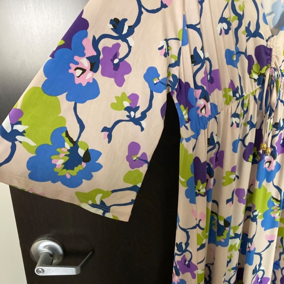 NWOT Beautiful floral maxi dress - Picture 3 of 3